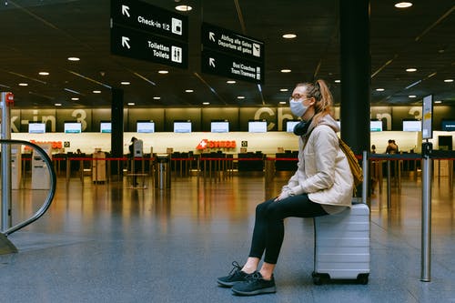 Maskat në avionë do bëhen të përhershme si rregullat anti-terror të 11 shtatorit