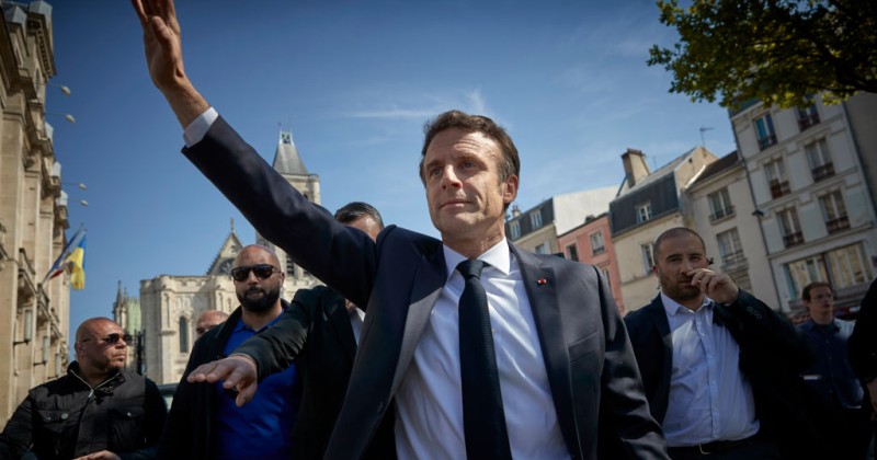 Macron pretendon se ndalimi i vellos islame do të shkaktonte “luftë civile”