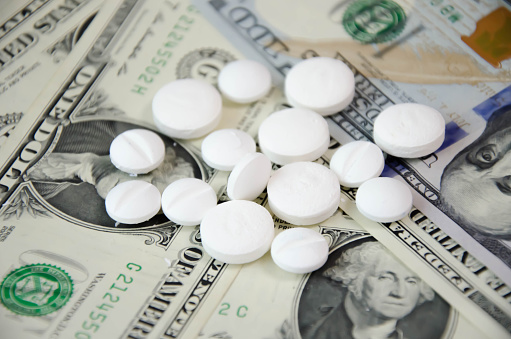 Kompanitë farmaceutike – Vetëm pak të shtrembër apo tërësisht të ligë?